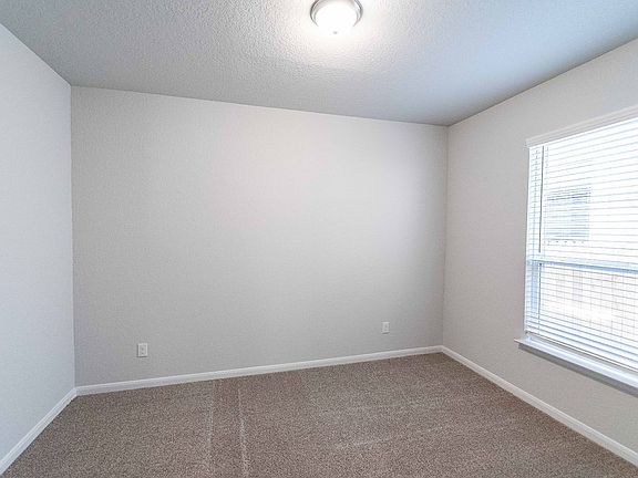 3rd image of 1622 Stony Island Dr