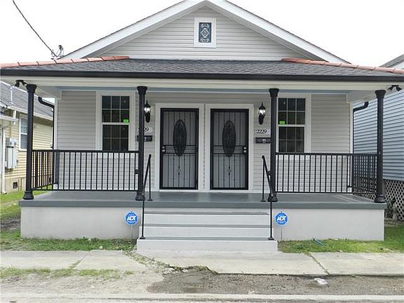 2nd image of 2229 Mandeville St #A