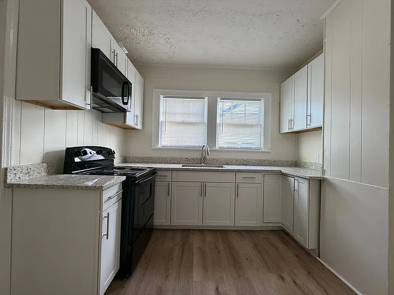 918 Darlington Way SW — Photo 7