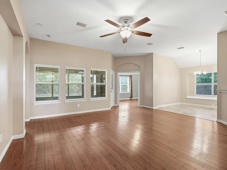 3011 Clear Springs Dr — Photo 34