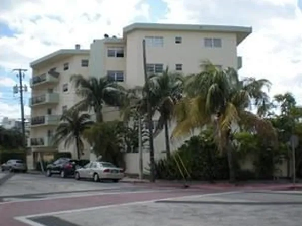 7830 Dickens Ave APT 303, Miami Beach, FL 33141