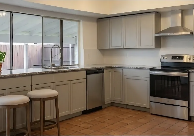 10247 Green Ash Rd — Photo 5