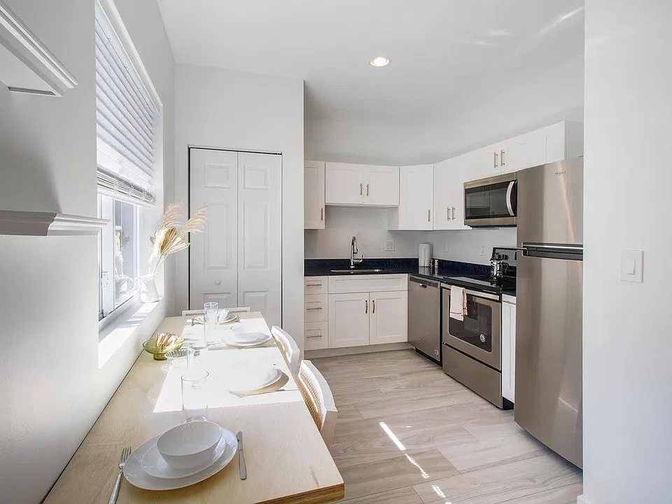 427 NW 34th St