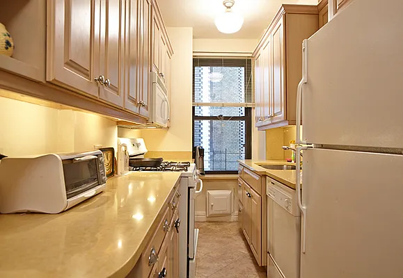 Sold by Brown Harris Stevens | media 28