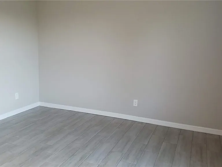 934 Marilyn Ave S — Photo 8