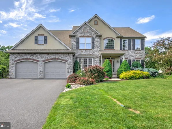 146 Pleasant Valley Rd, East Earl, PA 17519