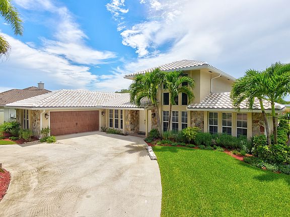 5th image of 3215 Embassy Dr