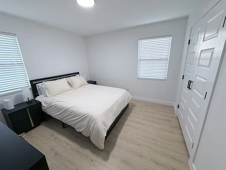 1409 Southmoor Dr — Photo 12