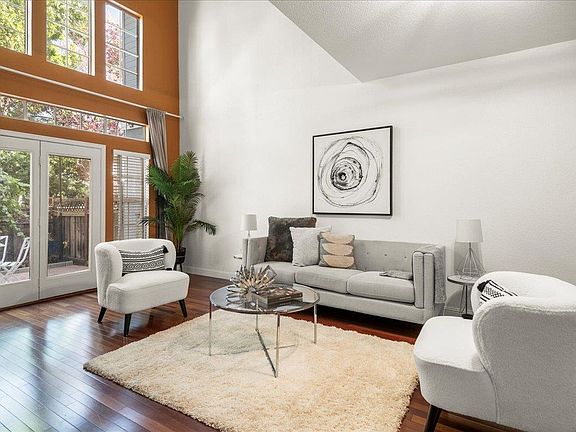 2nd image of 2655 Heritage Park Cir