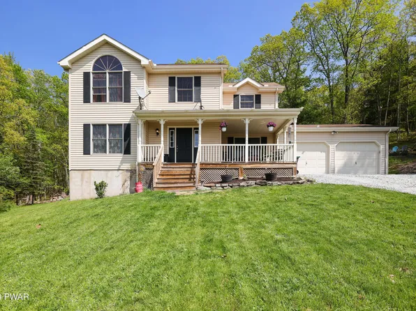 50 Applewood Dr, Hawley, PA 18428