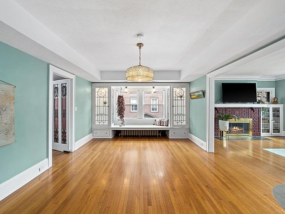 5th image of 9412 Clifton Blvd Floor 2