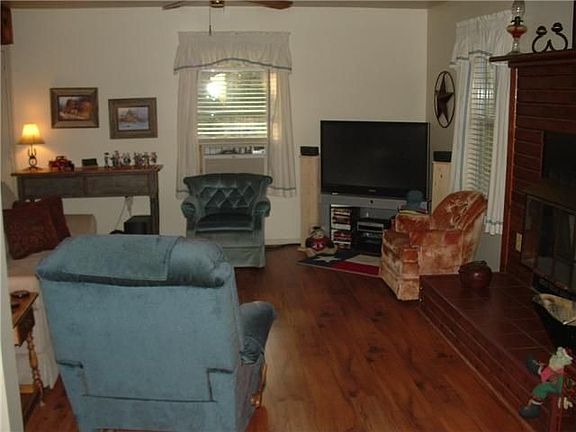 3rd image of 661 Pine Canyon Dr