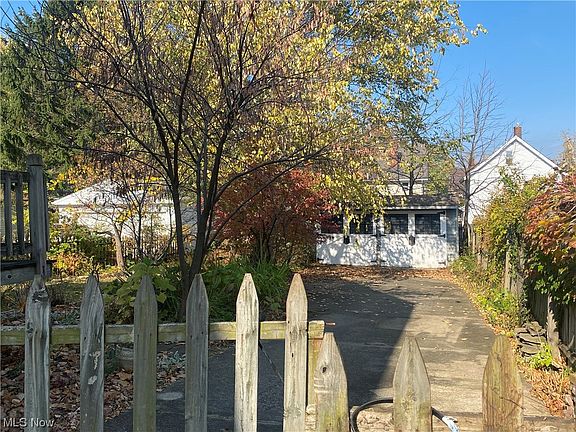 3rd image of 4304 Brooklyn Ave