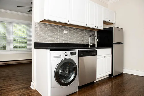 648.5 W Roscoe St #N30 Photo 1