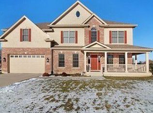 833 Avon Ct, Glen Ellyn, IL