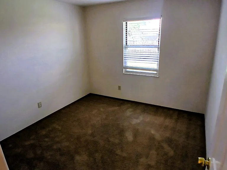 Butler Hill Apartments — Photo 33