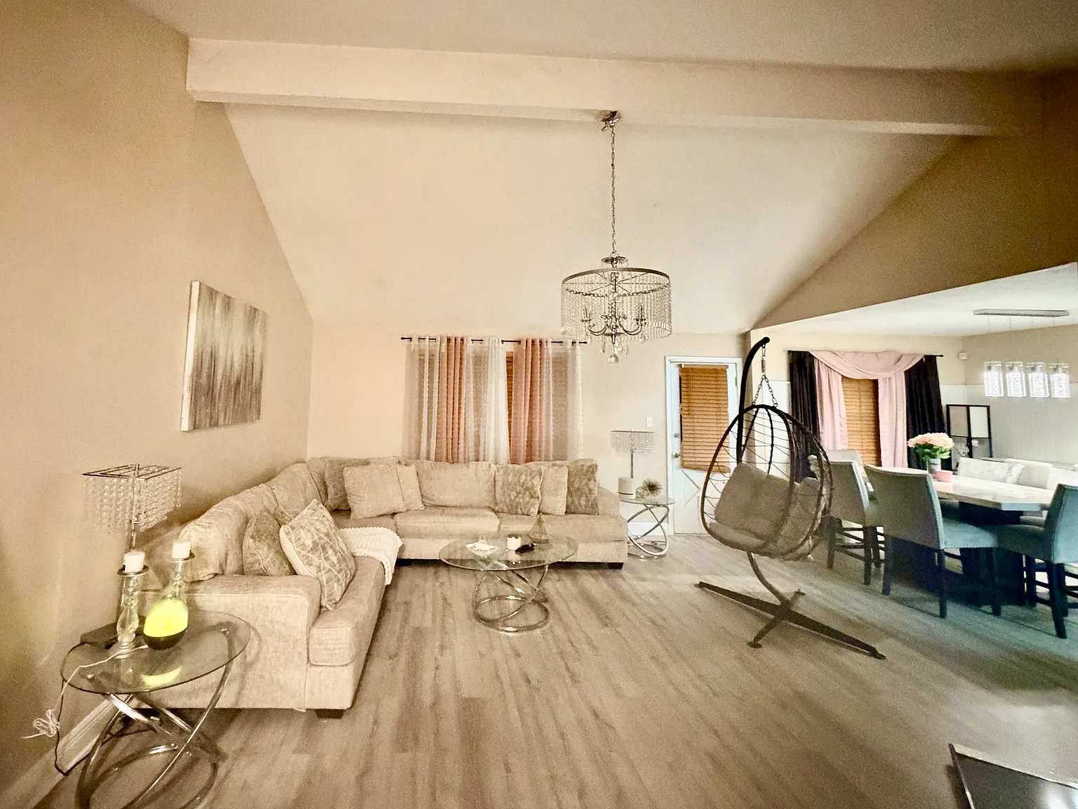 5 bed, 2100 sqft, $2,500 — Photo 2
