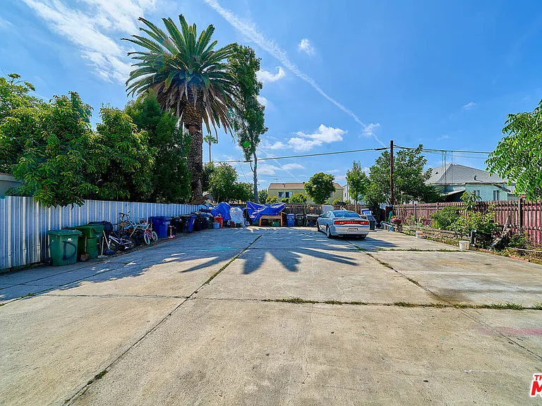 1347 Valencia St — Photo 37