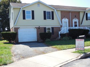 58 Kendes Rd, Millersville, PA 17551