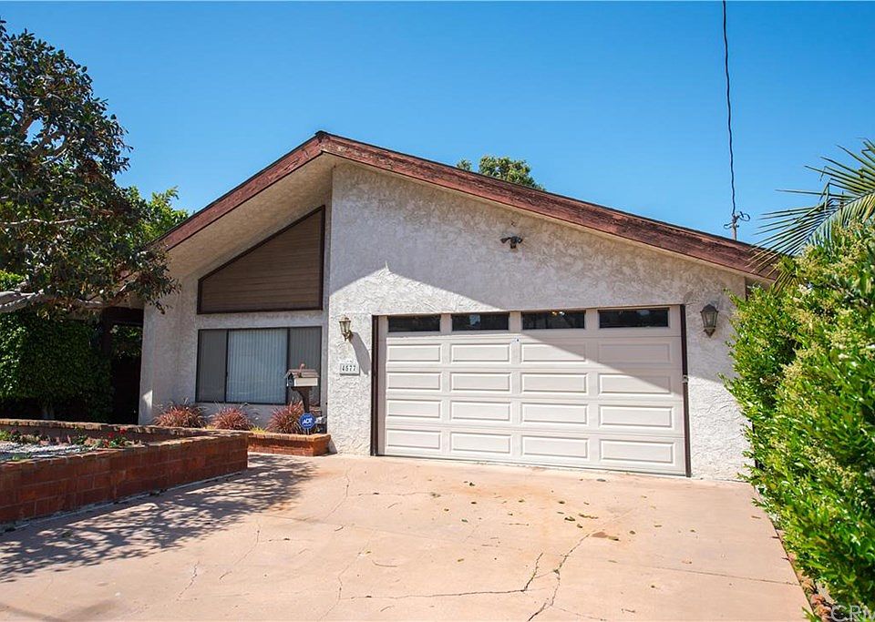 1st image of 4577 W 133rd St