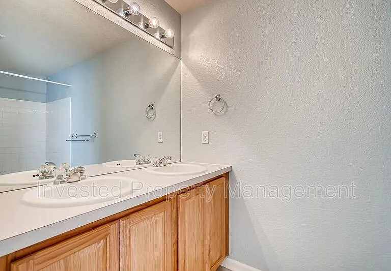 4061 W 118th Pl — Photo 13