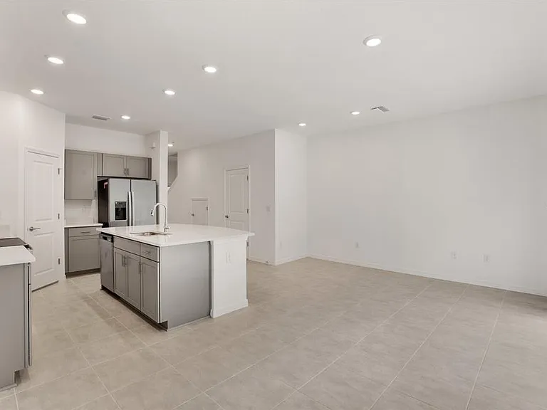 2191 Hallier Cv — Photo 8