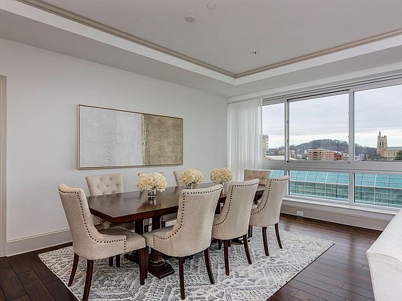 5th image of 531 Henley St #602