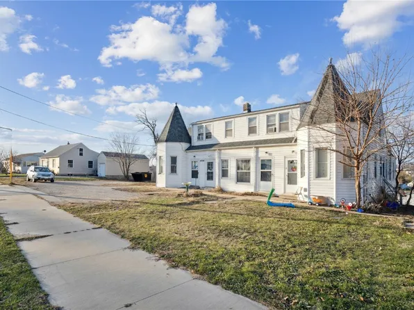 4030 Johnson Ave NW, Cedar Rapids, IA 52405