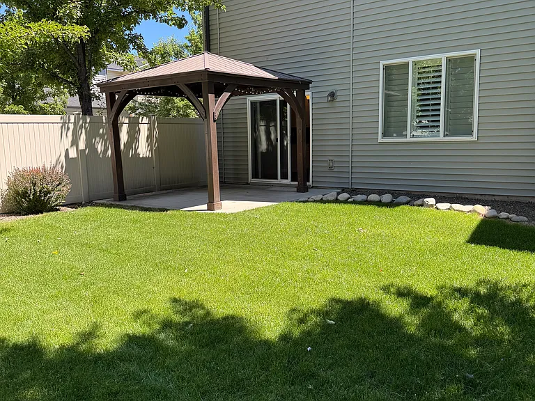 1969 N Justin Ave — Photo 17