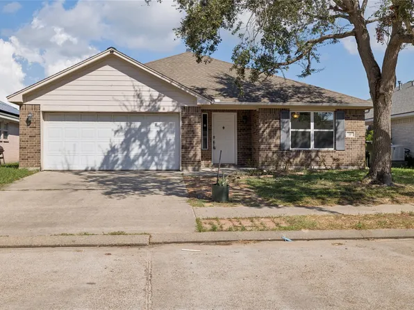 11 Clara Barton Ln, Galveston, TX 77551