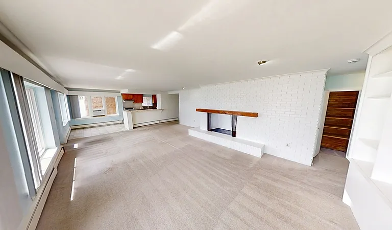 11859 N Main St #1 — Photo 3