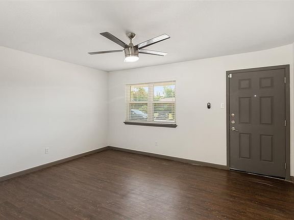 2nd image of 2603 Emerald Dr