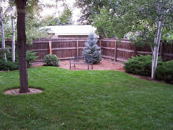 Large Fenced Yard