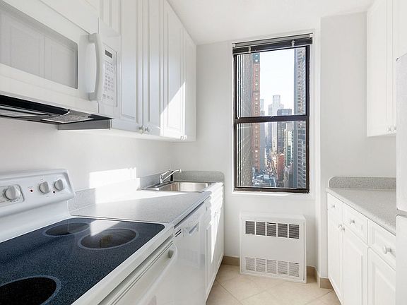5th image of 211 W 56th St APT 7D