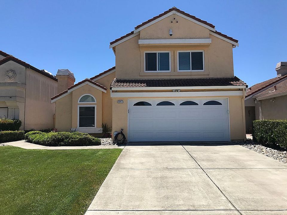 1st image of 32417 London Ct