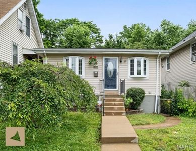 3219 Byron Pl, Saint Louis, MO, 63143
