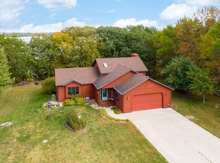 13611 Fox Lake Trl, Faribault, MN 55021