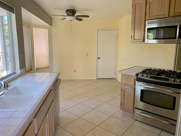 3rd image of 69291 Kemper Ct