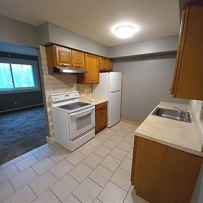 1st image of 815 E Maple St #15375497