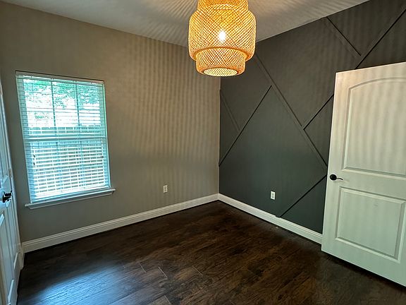 4th image of 508 N Main St