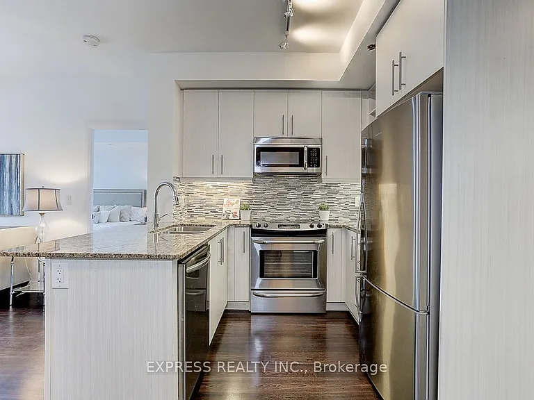 55 Oneida Cres #308 — Photo 2