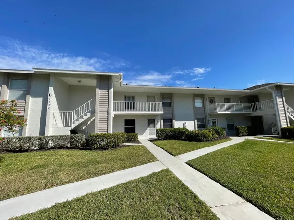 1330 Derbyshire Ct, Naples, FL