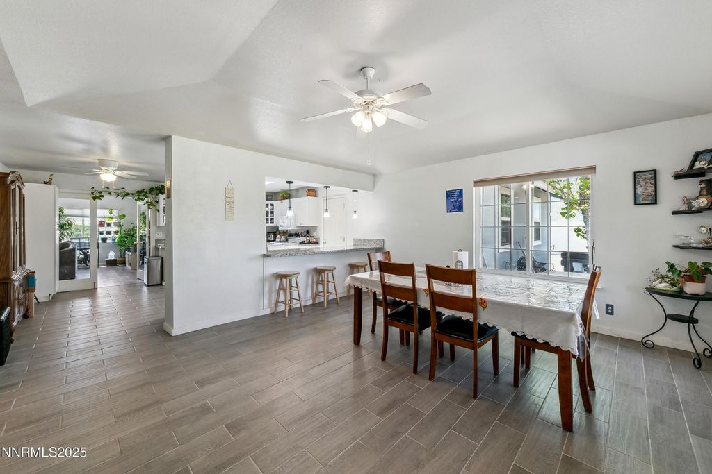 21 Fox Ln, Mason Valley, NV