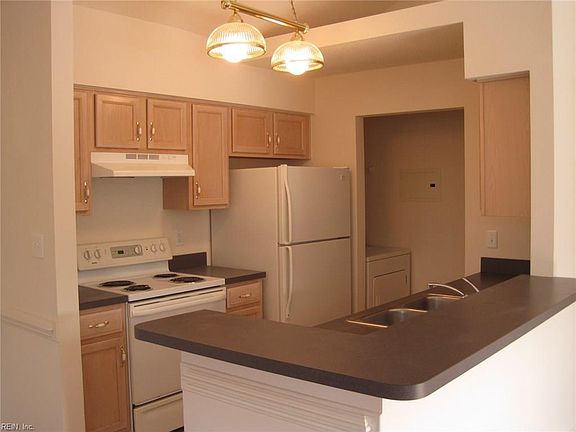 4th image of 910 Settlement Dr