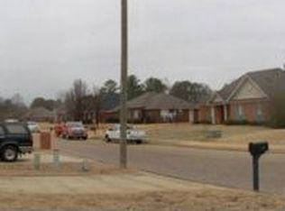 1712 Twelve Oaks Ln, Prattville, AL 36066