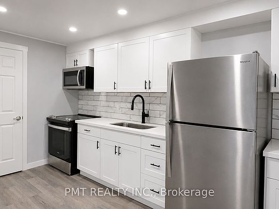 4th image of 109 Nassau St