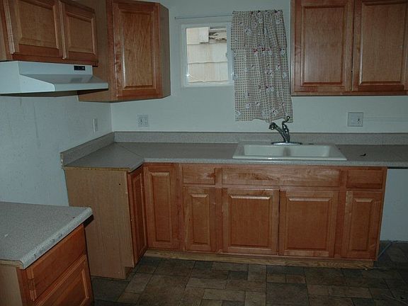 3rd image of 312 Metropole Ave