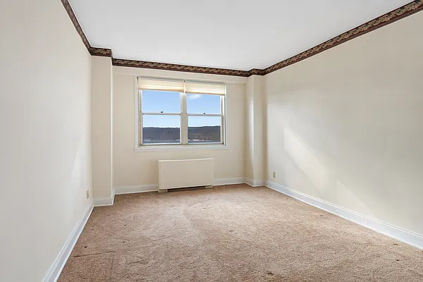 Sold by REMAX Distinguished Homes | media 8