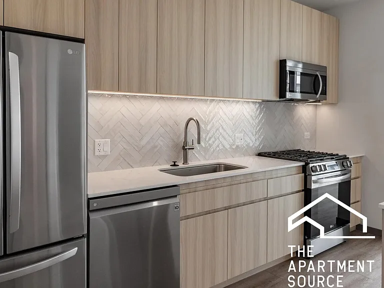 513 S Damen Ave — Photo 36