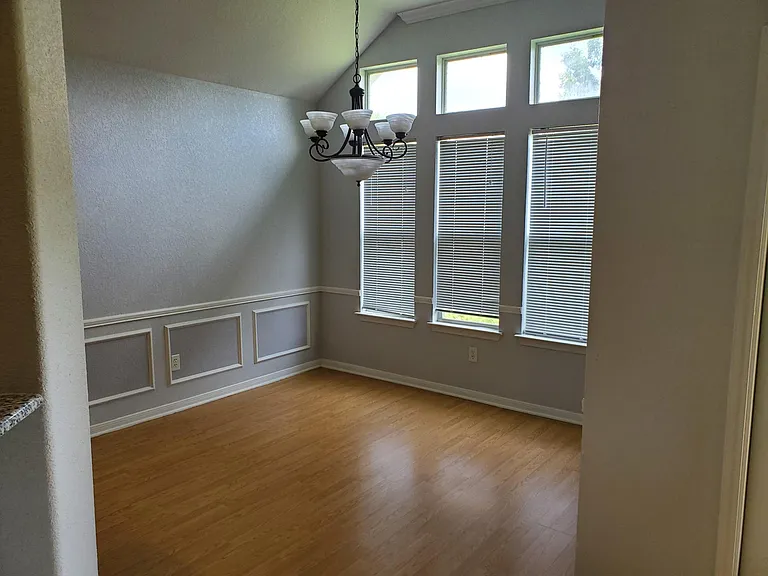 8523 Oak Xing — Photo 8